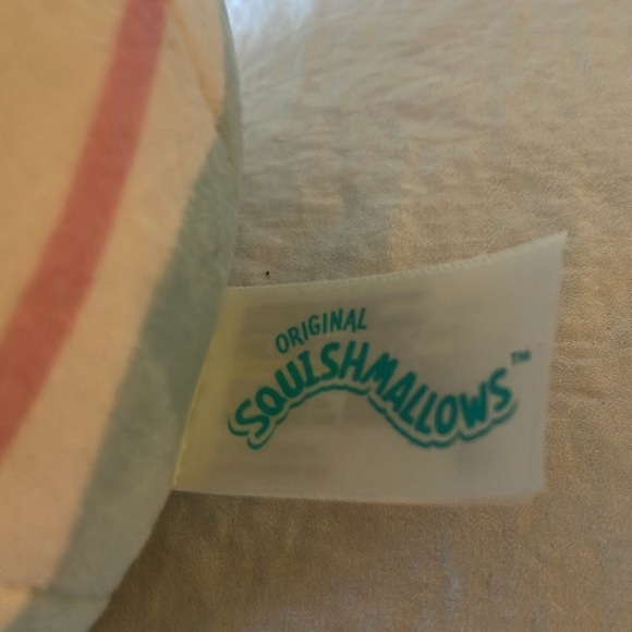 Squishmallows: 2022 “Justine” Chick in Blur Egg- 5” - Picture 8 of 16